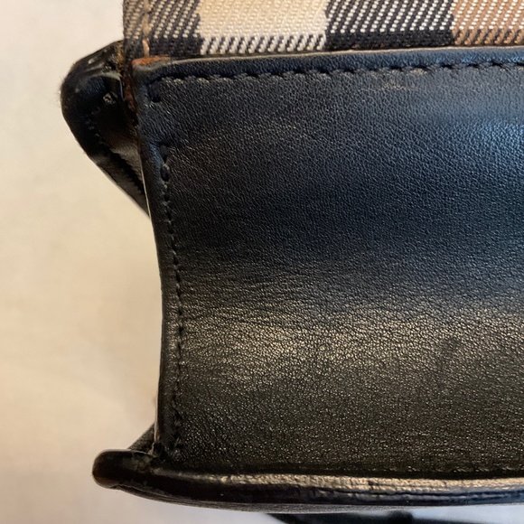BURBERRY CHECKMARK AND NAVY BLUE LEATHER CROSSBODY PURSE.  Includes dust bag. - Picture 8 of 16